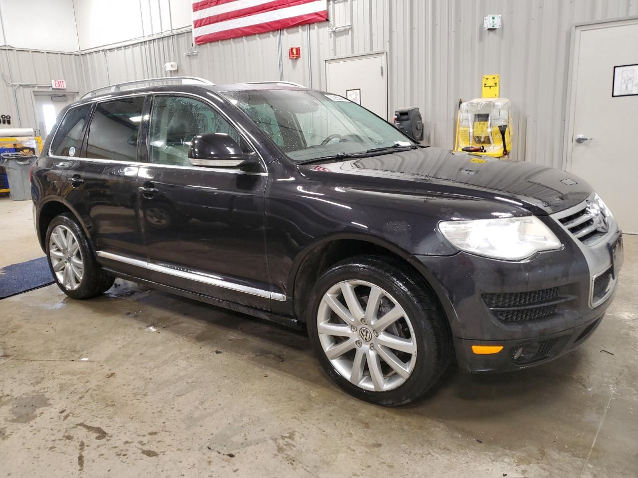 2010 VOLKSWAGEN TOUAREG TD - Image 4