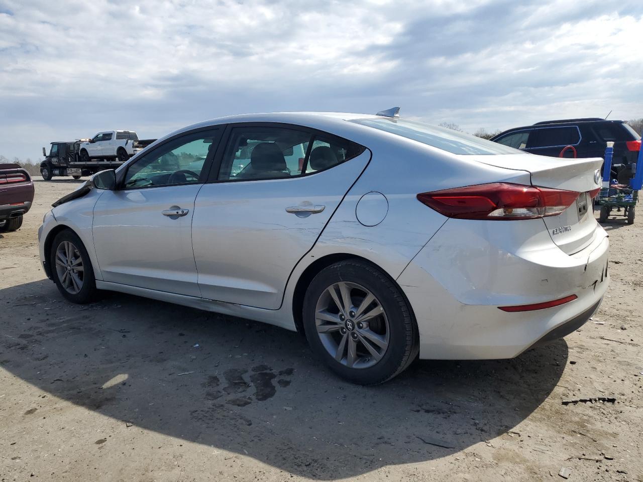 2017 HYUNDAI ELANTRA SE - Фото 2