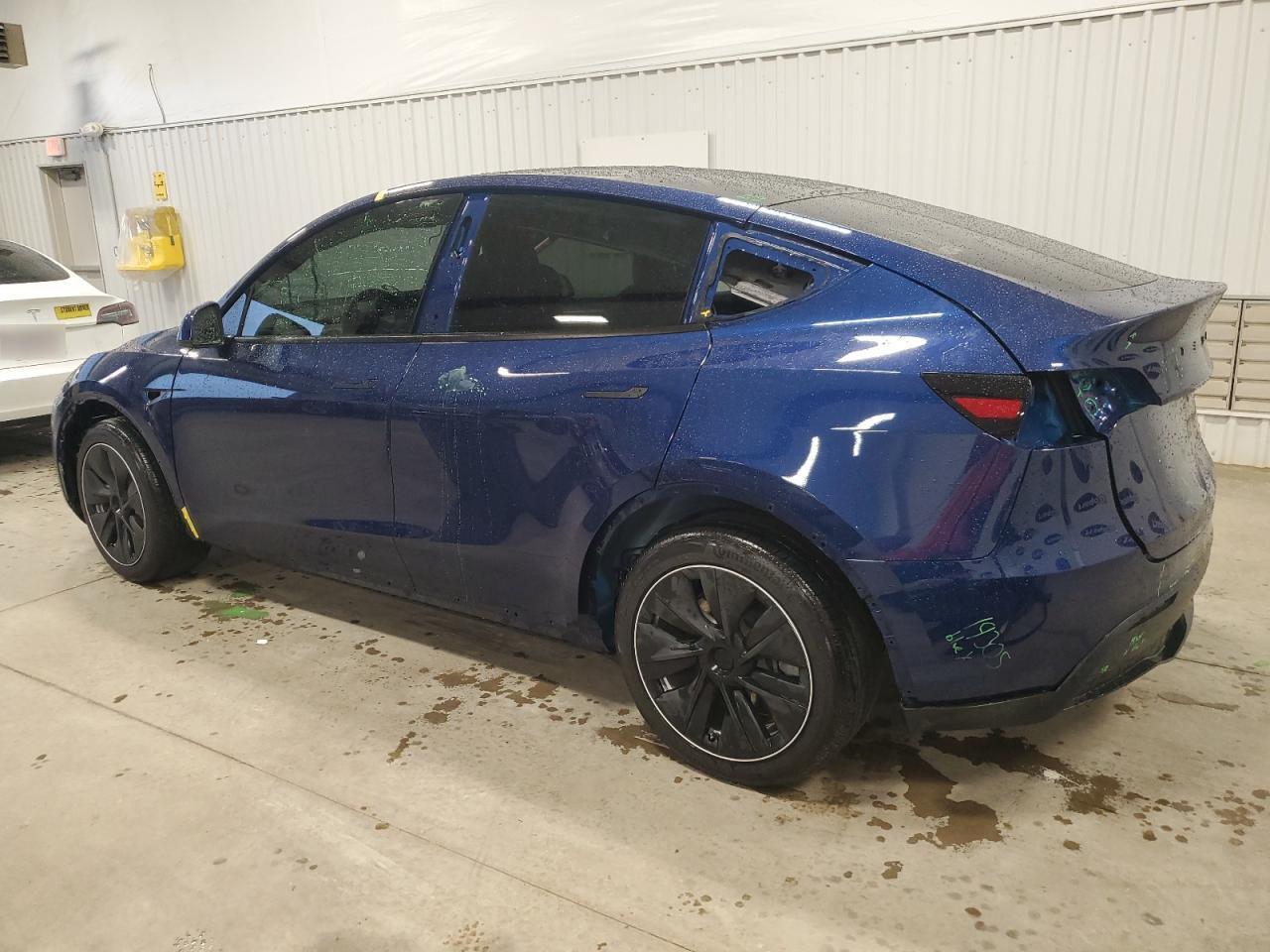 2023 TESLA MODEL Y - Image 2