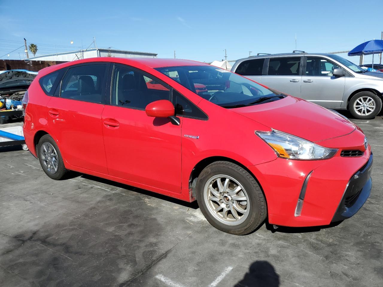 2015 TOYOTA PRIUS V - Image 4