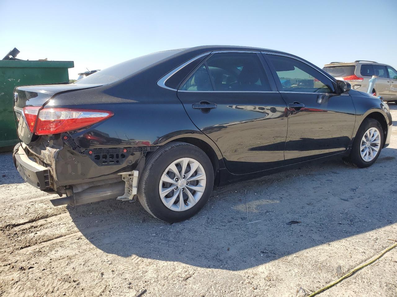 2015 TOYOTA CAMRY LE - Image 3