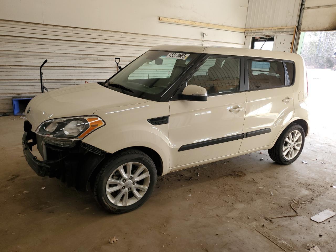 2013 KIA SOUL +