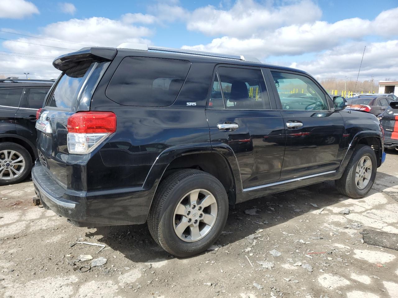 2011 TOYOTA 4RUNNER SR - Image 3