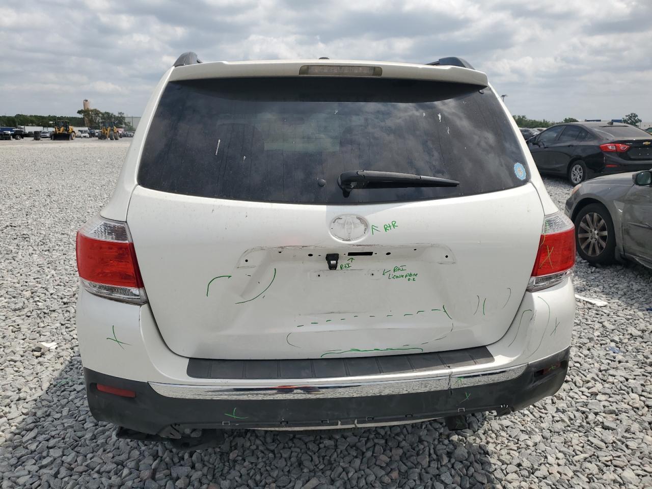 2011 TOYOTA HIGHLANDER - Image 6