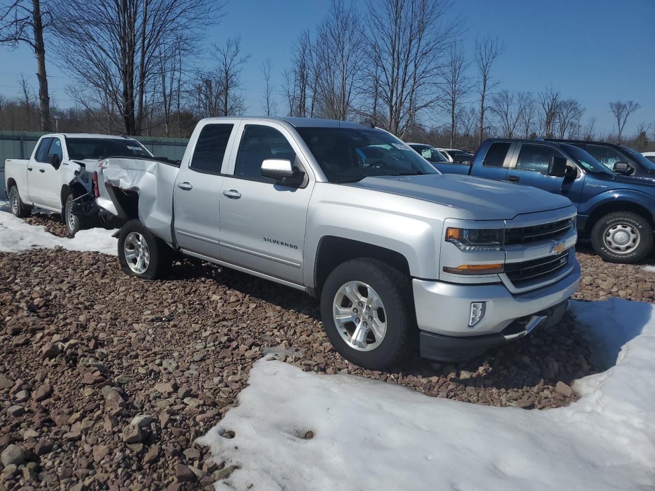 2017 CHEVROLET SILVERADO - Image 4