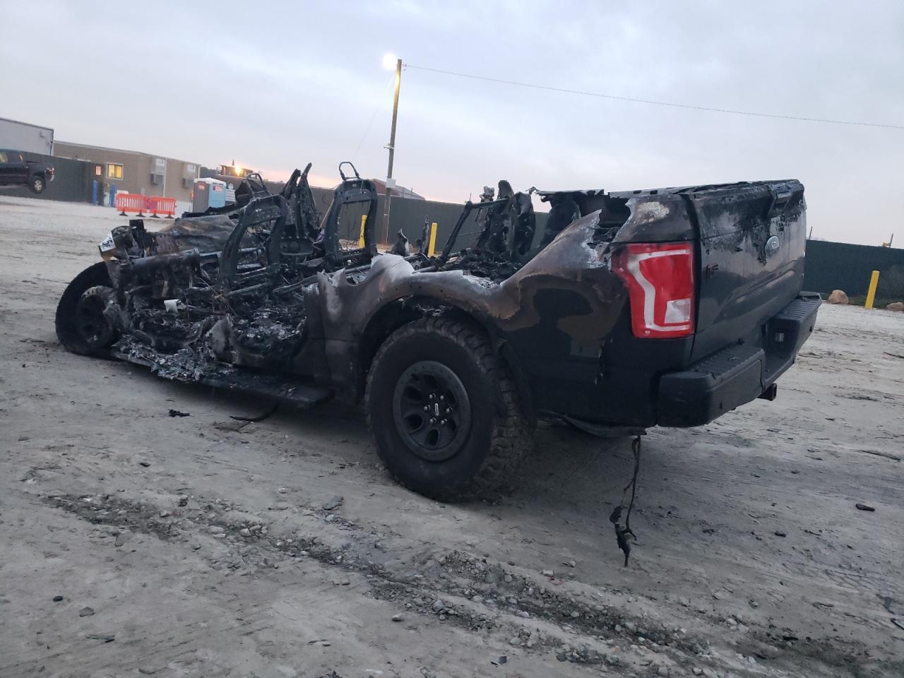 2017 FORD F150 SUPER - Image 2