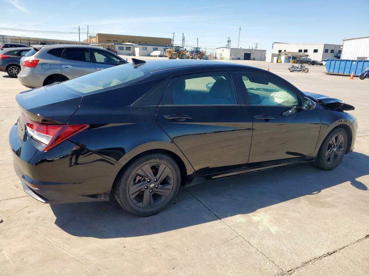 2023 HYUNDAI ELANTRA SE - Image 3
