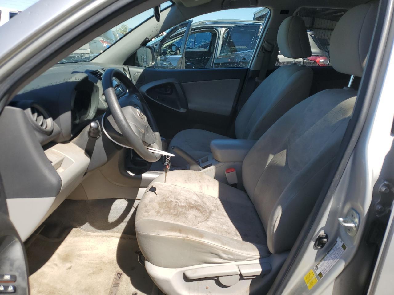 2011 TOYOTA RAV4 - Image 7