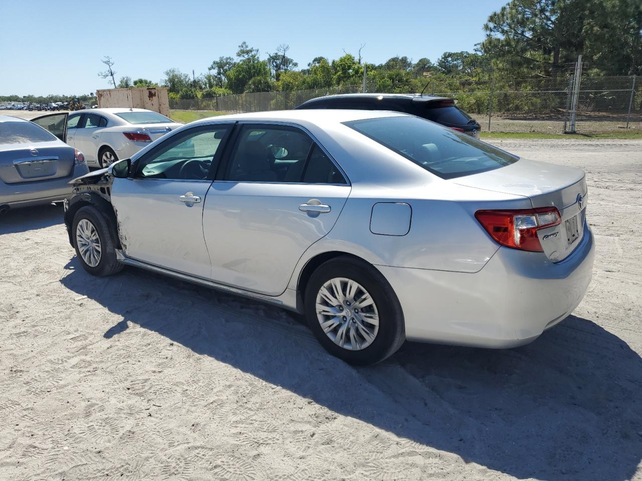 2014 TOYOTA CAMRY L - Image 2