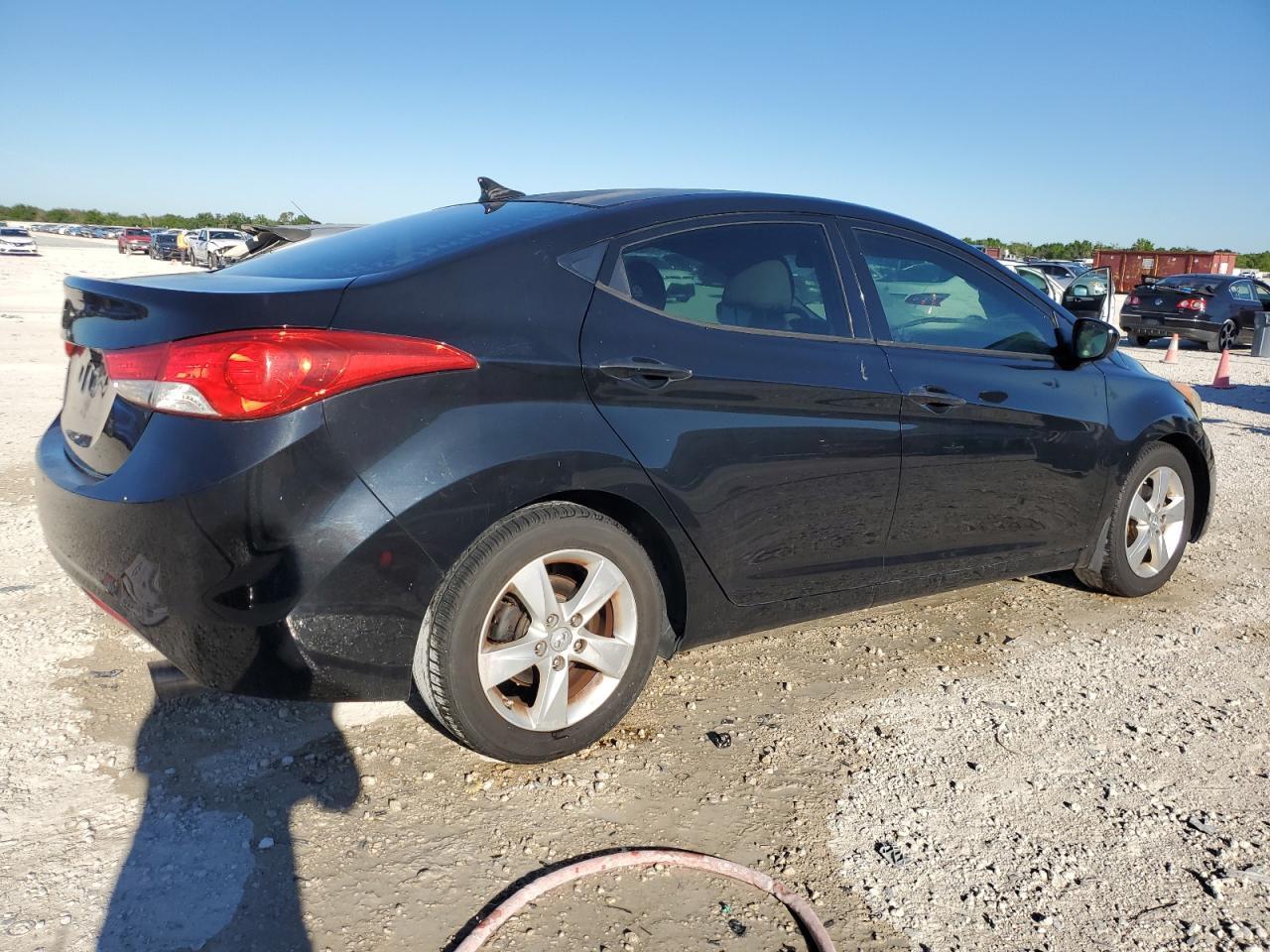 2013 HYUNDAI ELANTRA GL - Image 3
