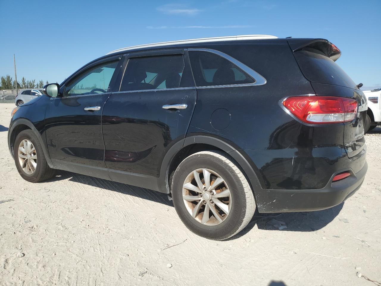 2017 KIA SORENTO LX - Фото 2
