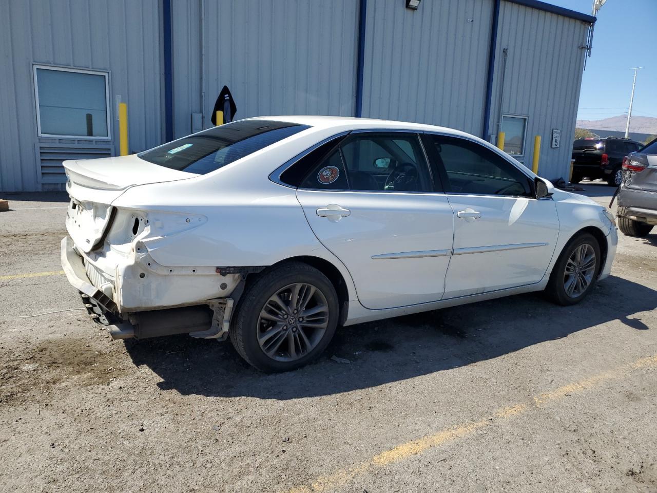 2017 TOYOTA CAMRY LE - Фото 3