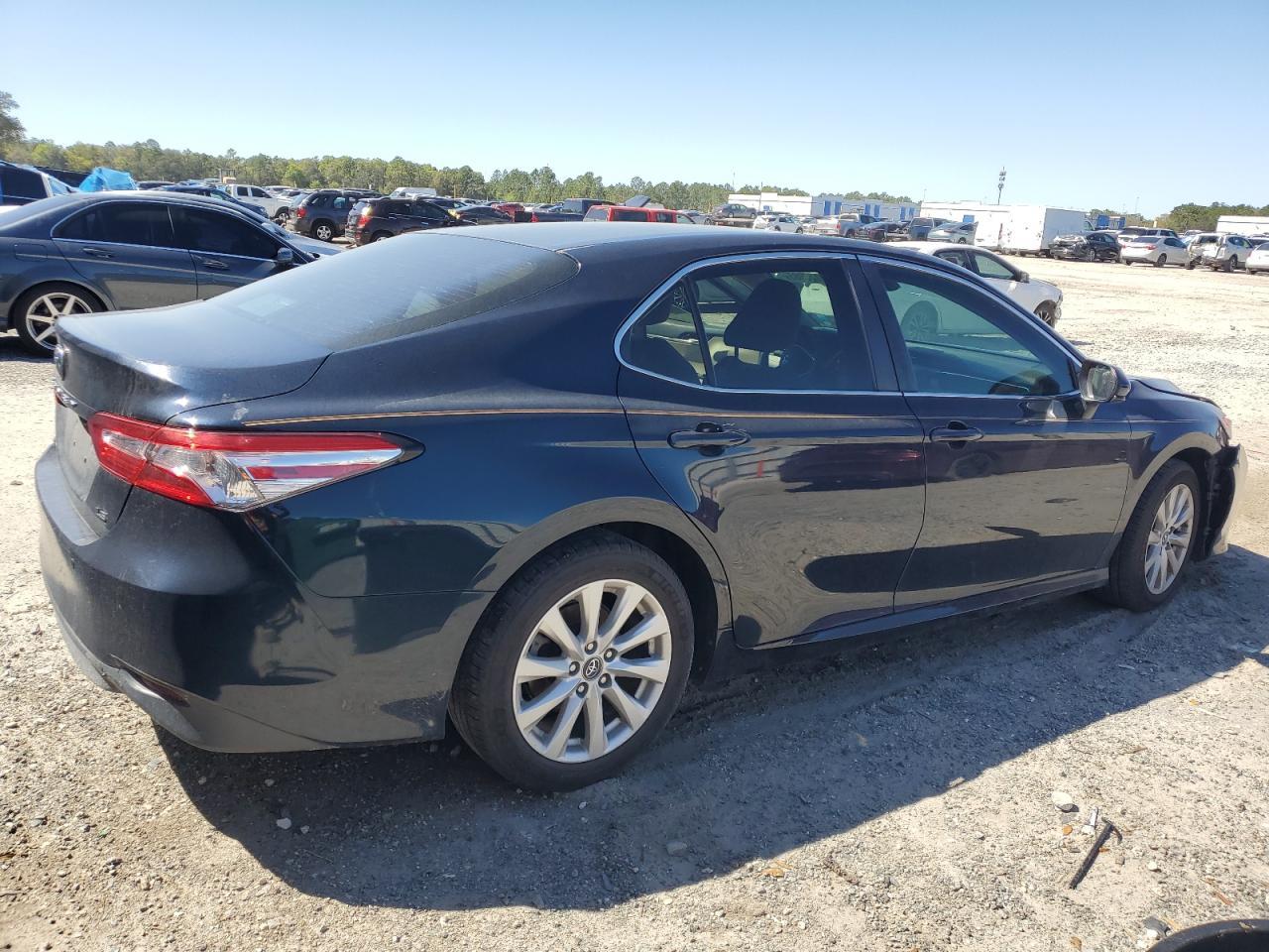 2018 TOYOTA CAMRY L - Фото 3
