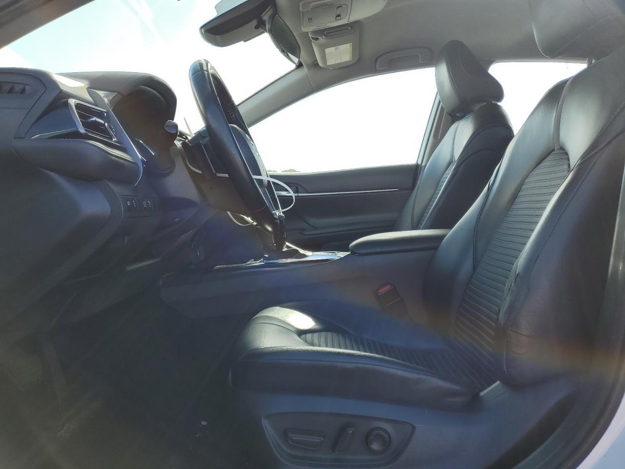 2020 TOYOTA CAMRY SE - Image 7