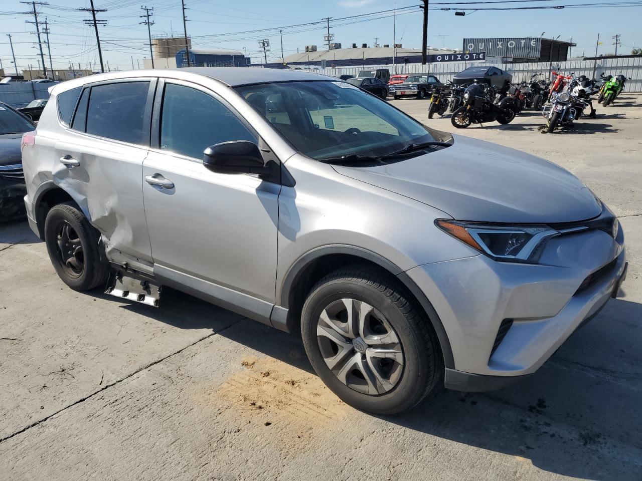 2017 TOYOTA RAV4 LE - Image 4