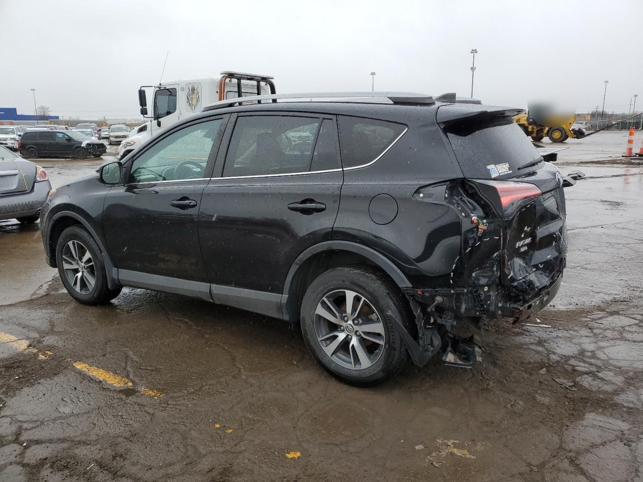 2017 TOYOTA RAV4 XLE - Фото 2
