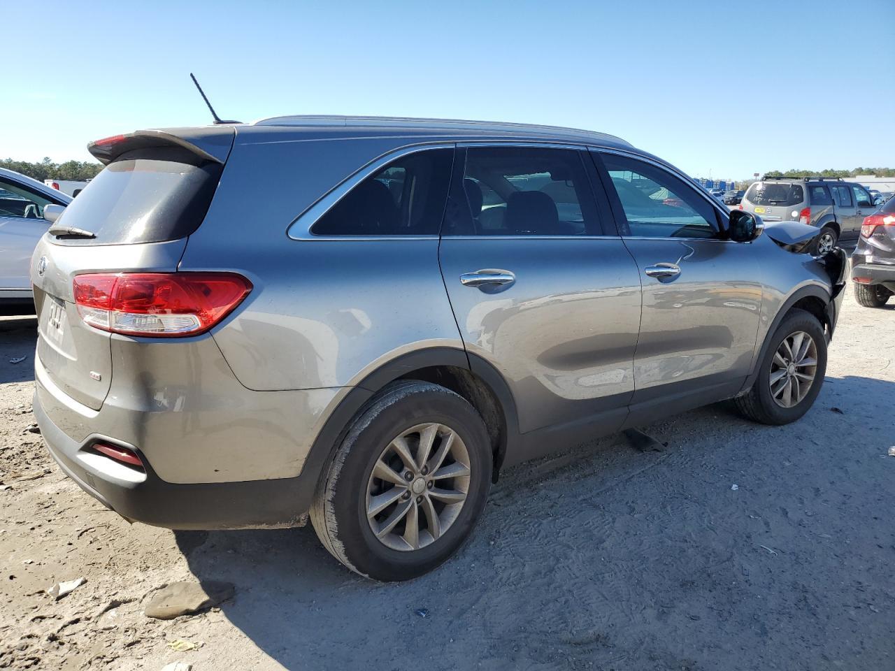 2017 KIA SORENTO LX - Фото 3