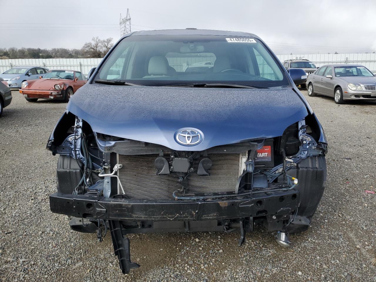 2015 TOYOTA SIENNA XLE - Фото 5