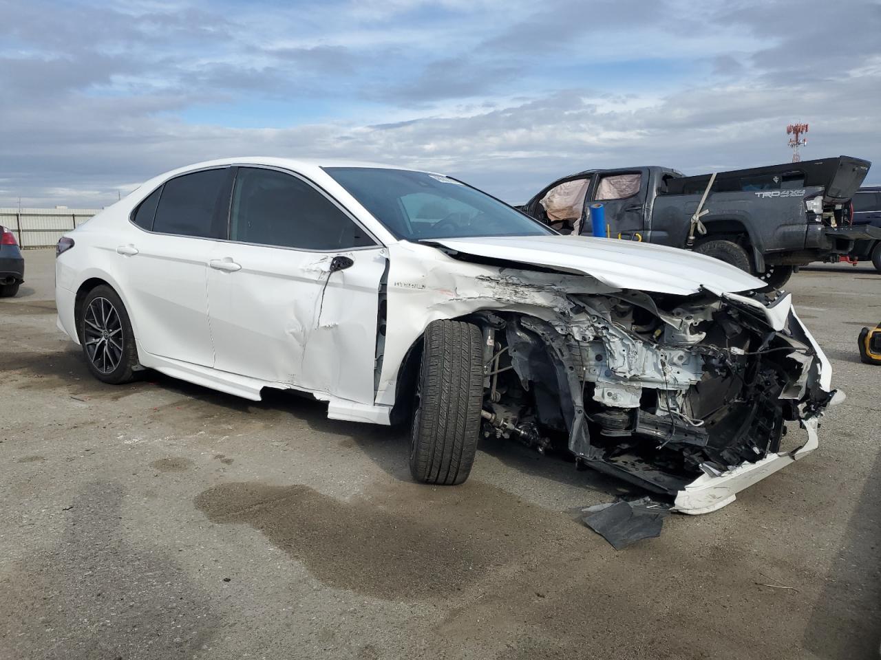 2021 TOYOTA CAMRY SE - Фото 4