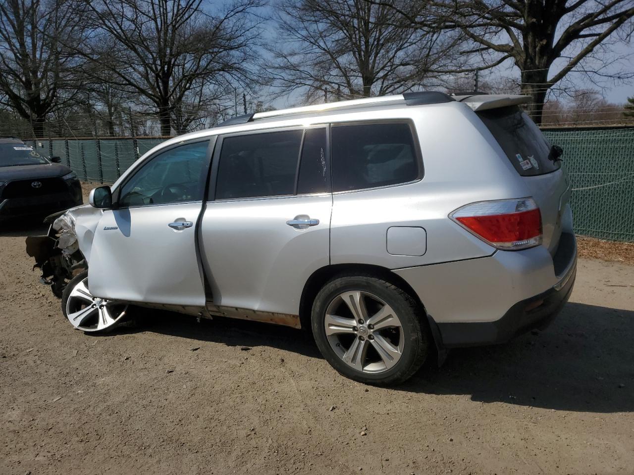 2011 TOYOTA HIGHLANDER - Фото 2