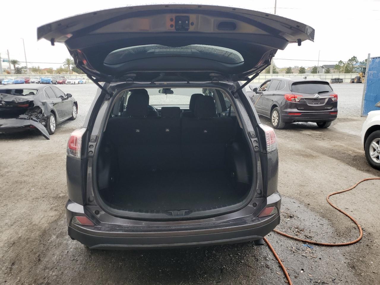 2017 TOYOTA RAV4 LE - Image 6