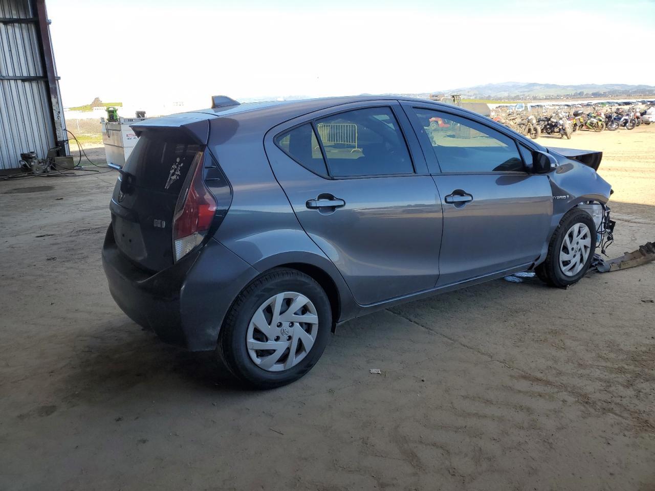 2015 TOYOTA PRIUS C - Image 3