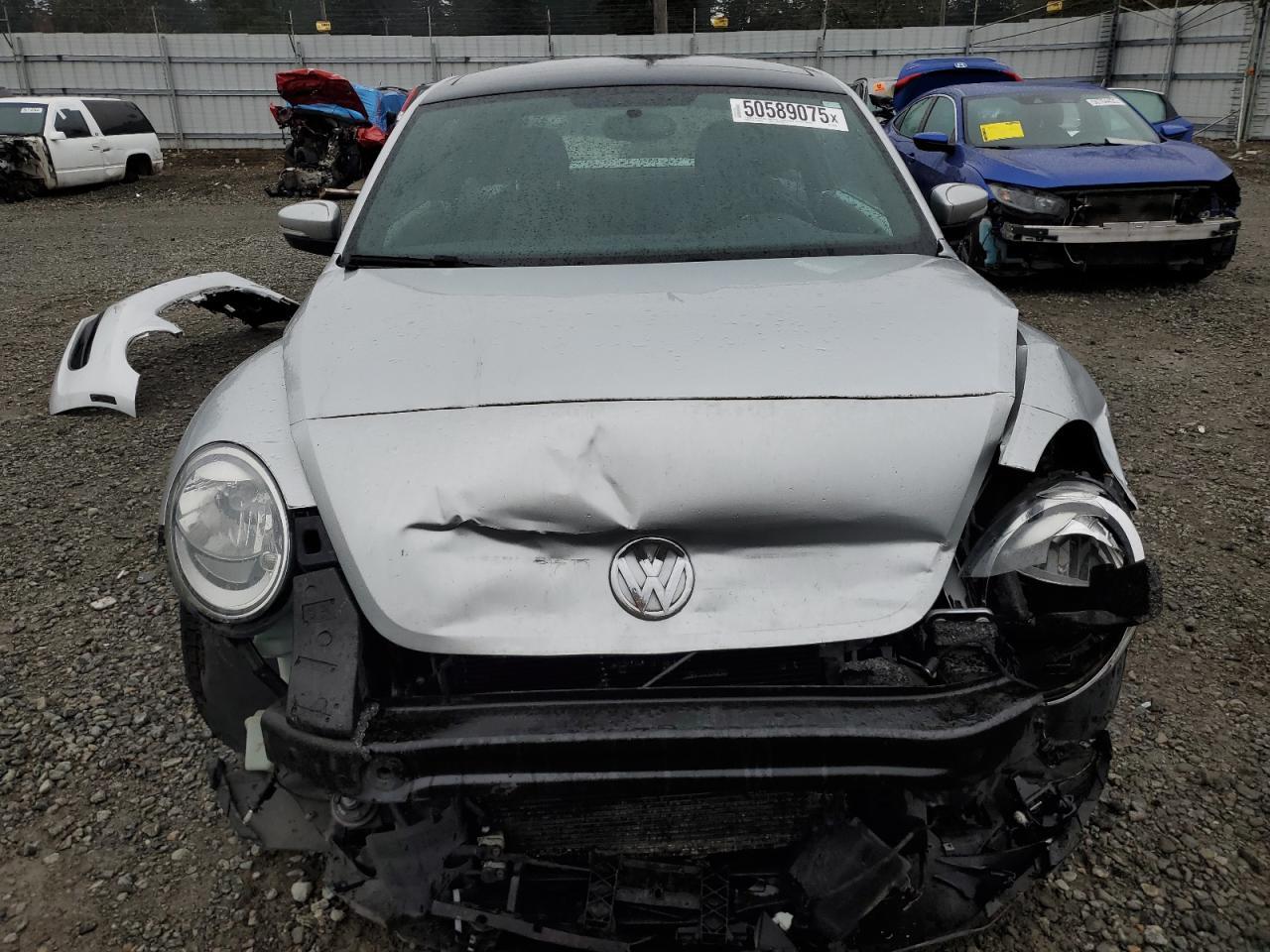 2012 VOLKSWAGEN BEETLE - Фото 5