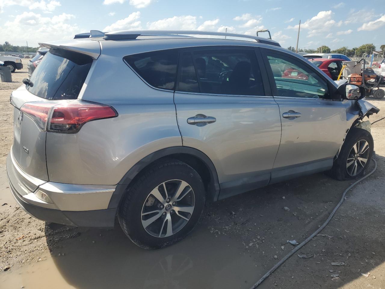 2016 TOYOTA RAV4 XLE - Image 3