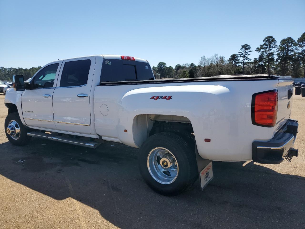 2019 CHEVROLET SILVERADO - Image 2