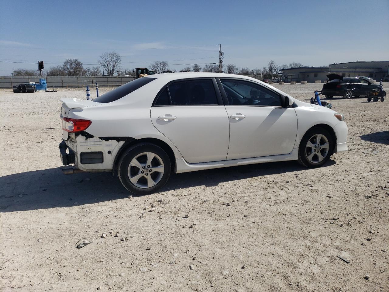 2013 TOYOTA COROLLA BA - Фото 3