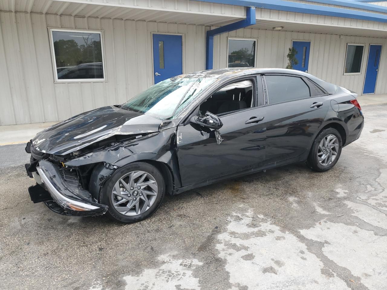 2024 HYUNDAI ELANTRA SE