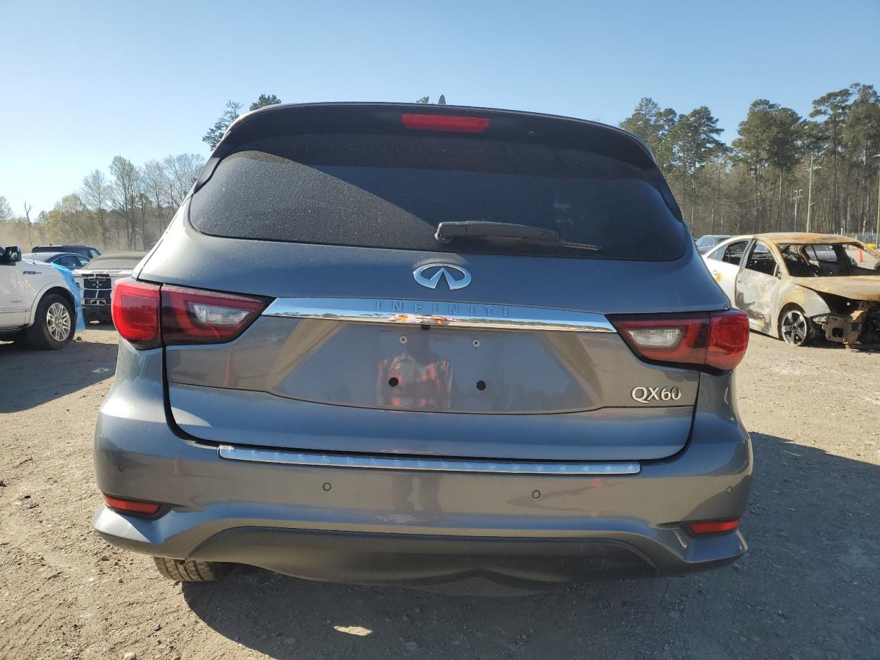 2019 INFINITI QX60 LUXE - Image 6