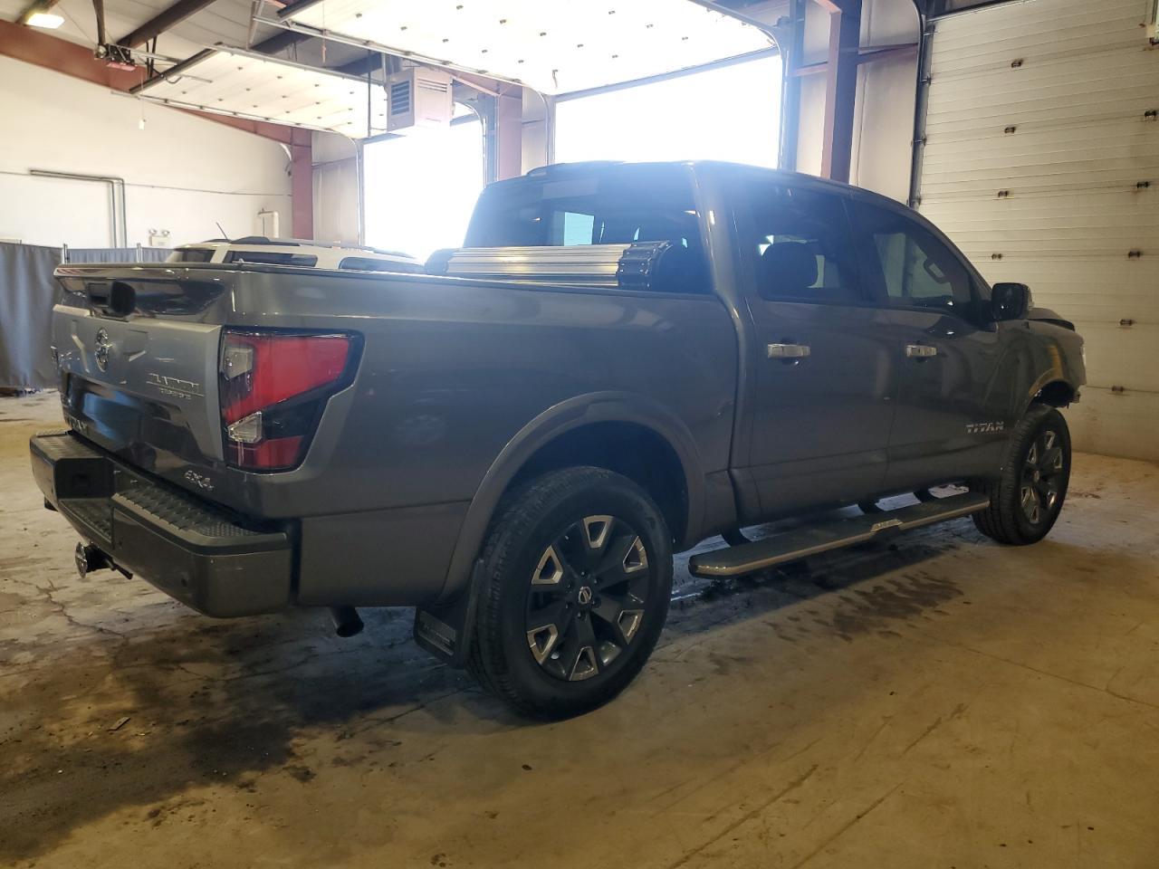 2021 NISSAN TITAN SV - Фото 3