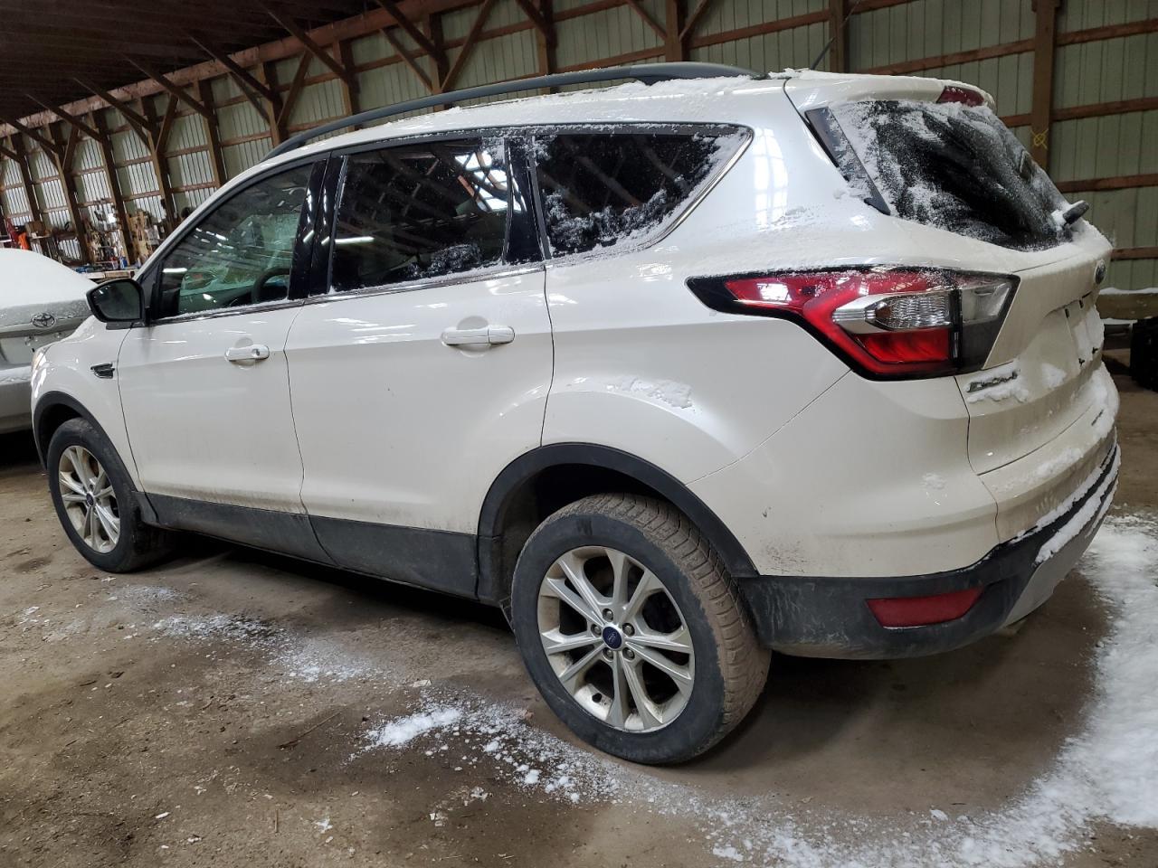 2017 FORD ESCAPE SE - Фото 2