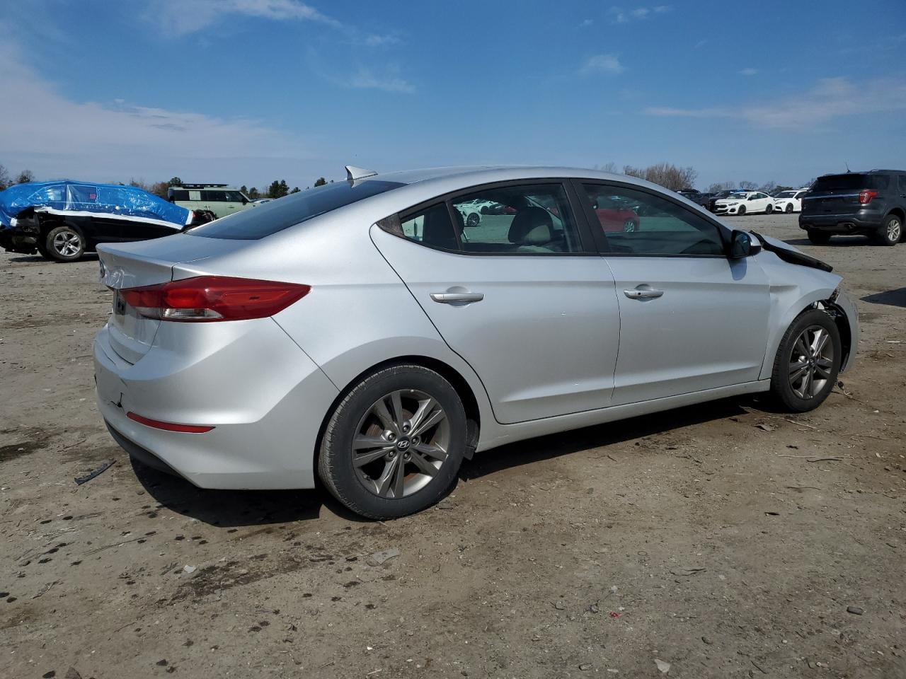 2017 HYUNDAI ELANTRA SE - Фото 3