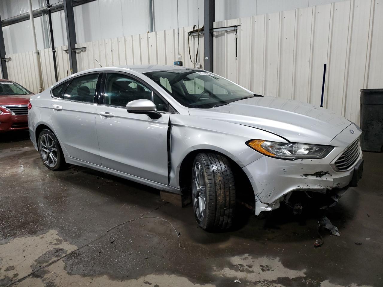 2017 FORD FUSION SE - Image 4