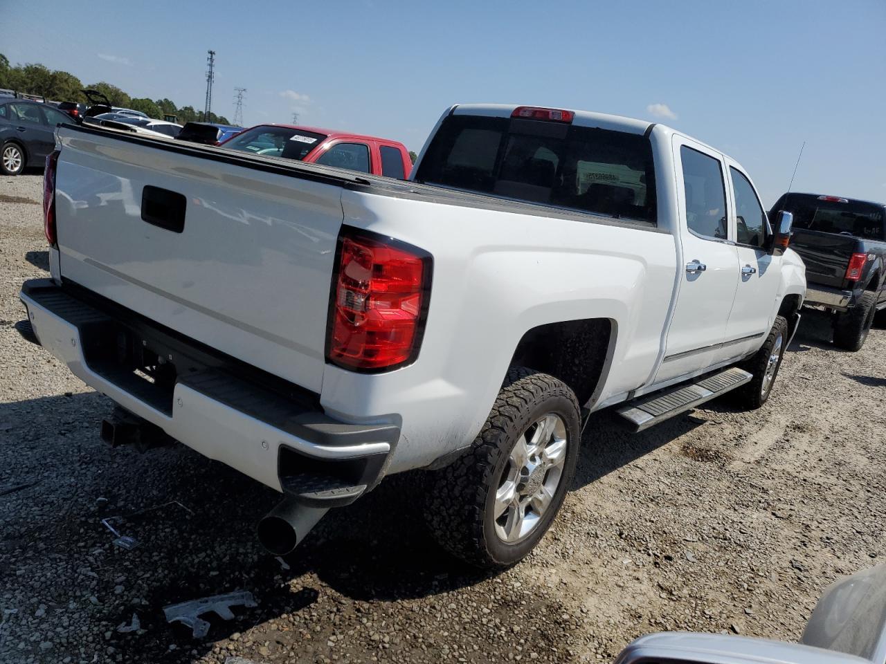 2018 CHEVROLET SILVERADO - Фото 3