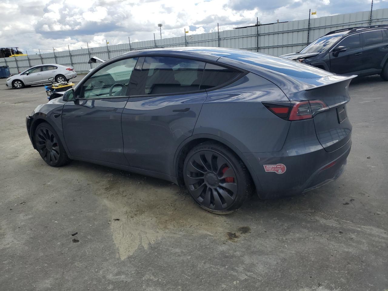 2023 TESLA MODEL Y - Фото 2