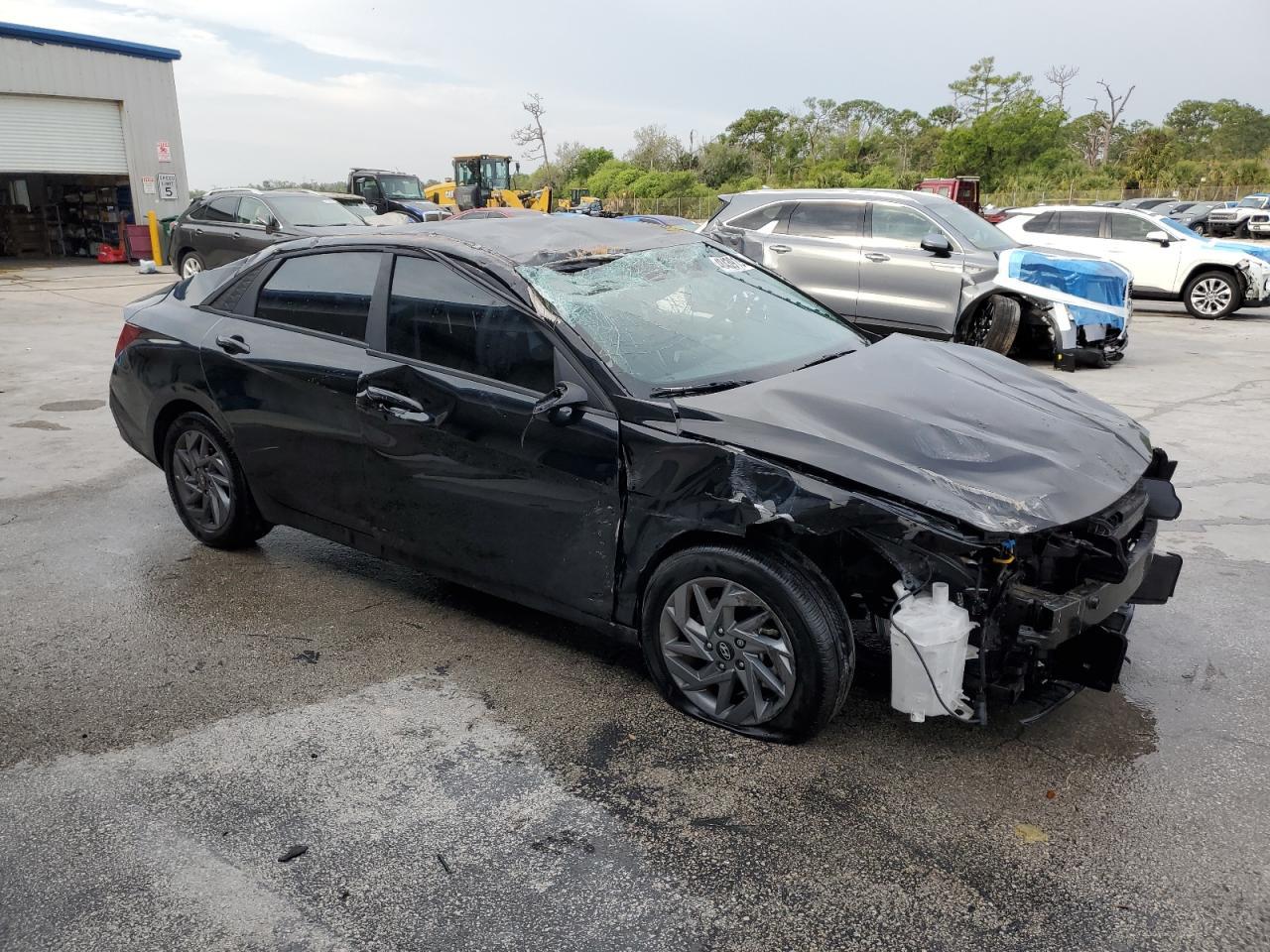 2024 HYUNDAI ELANTRA SE - Фото 4