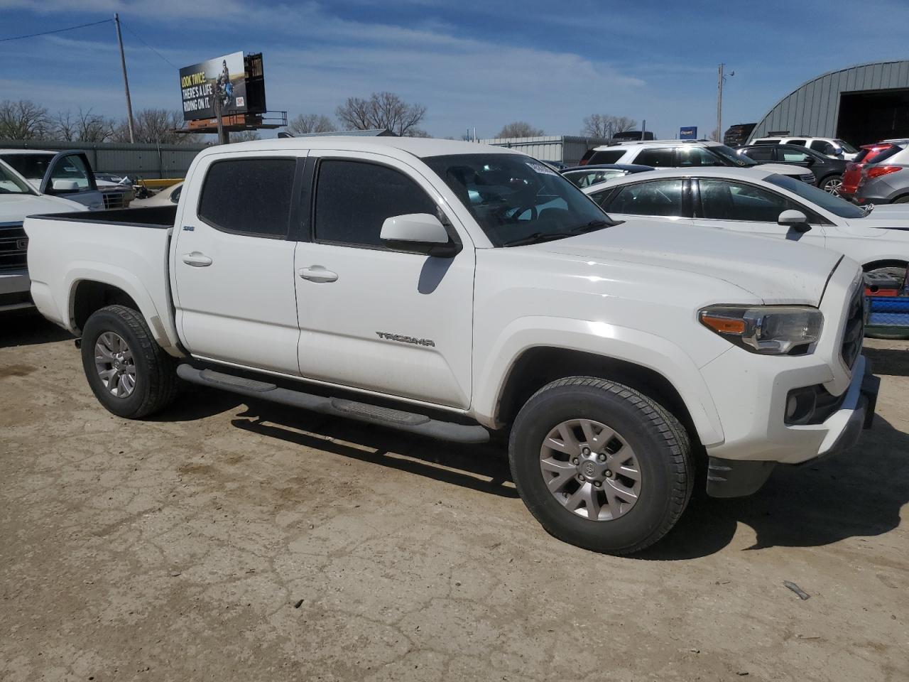 2016 TOYOTA TACOMA DOU - Фото 4