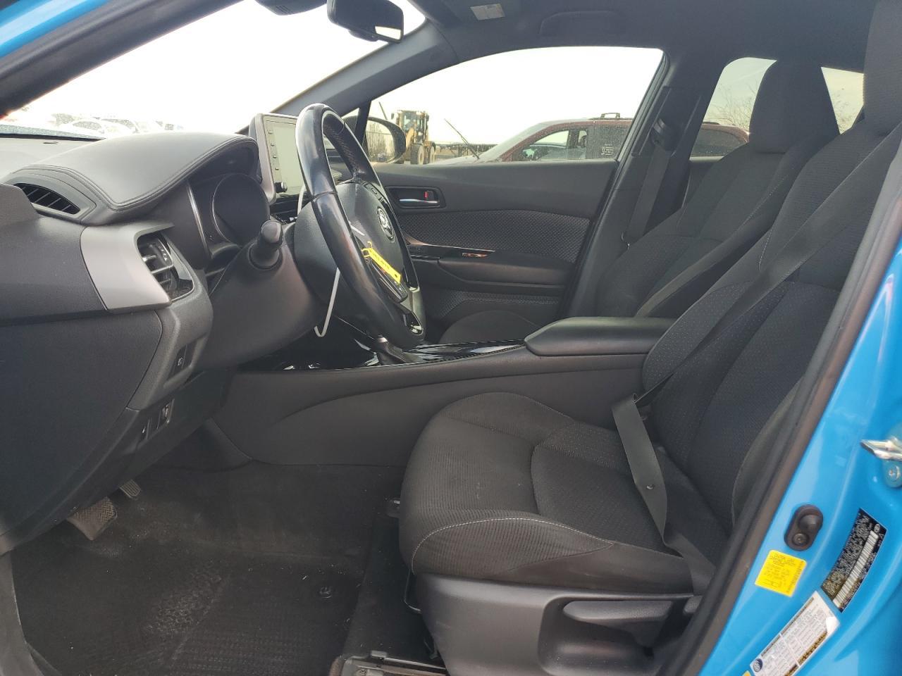 2019 TOYOTA C-HR XLE - Фото 7