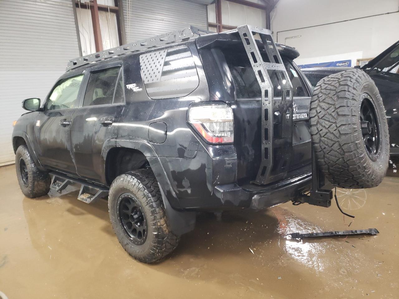 2020 TOYOTA 4RUNNER SR - Фото 2