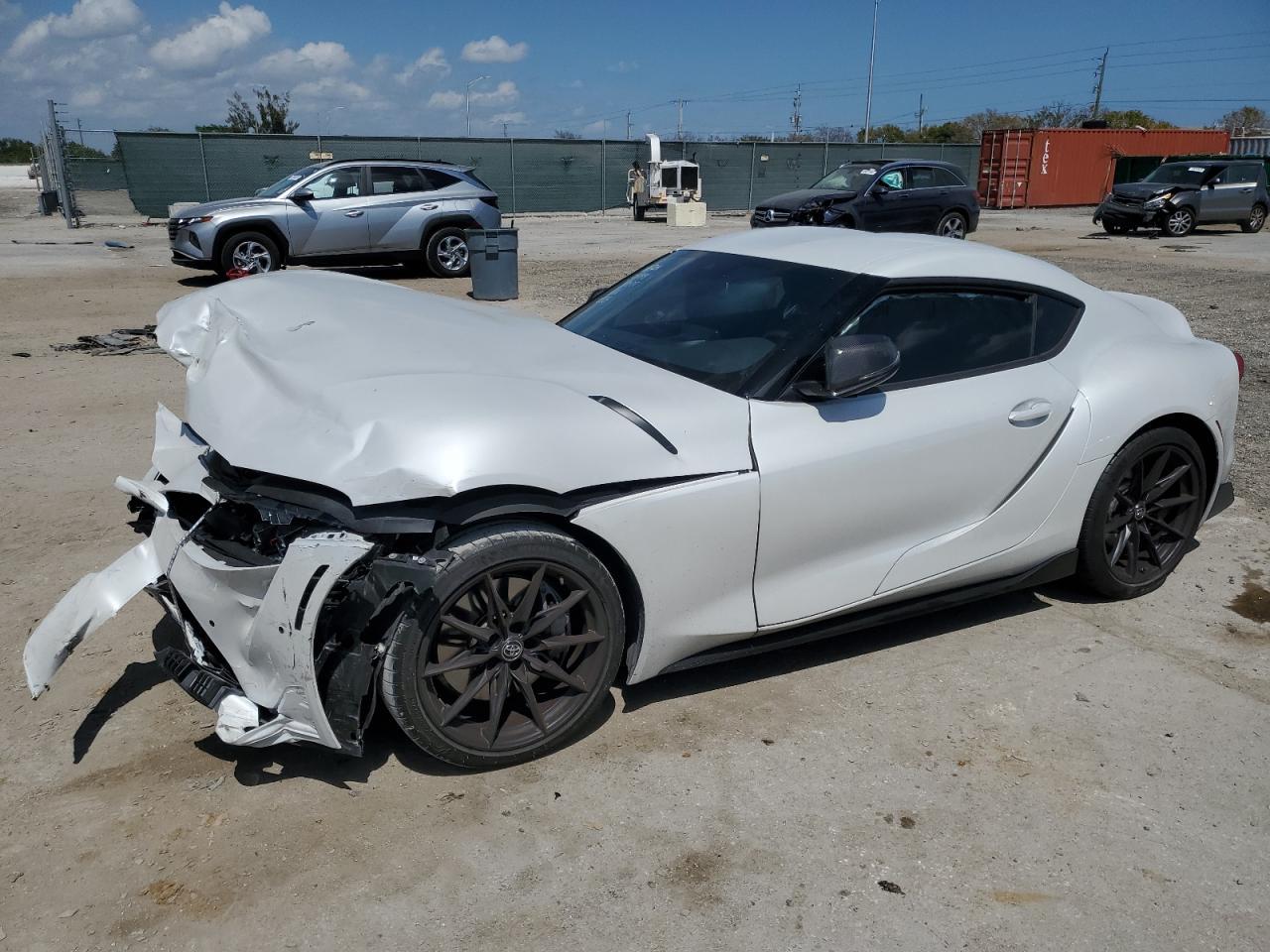 2025 TOYOTA SUPRA BASE