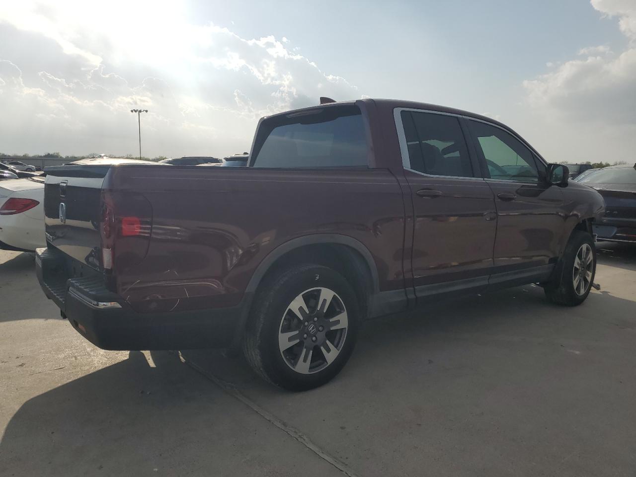 2017 HONDA RIDGELINE - Фото 3