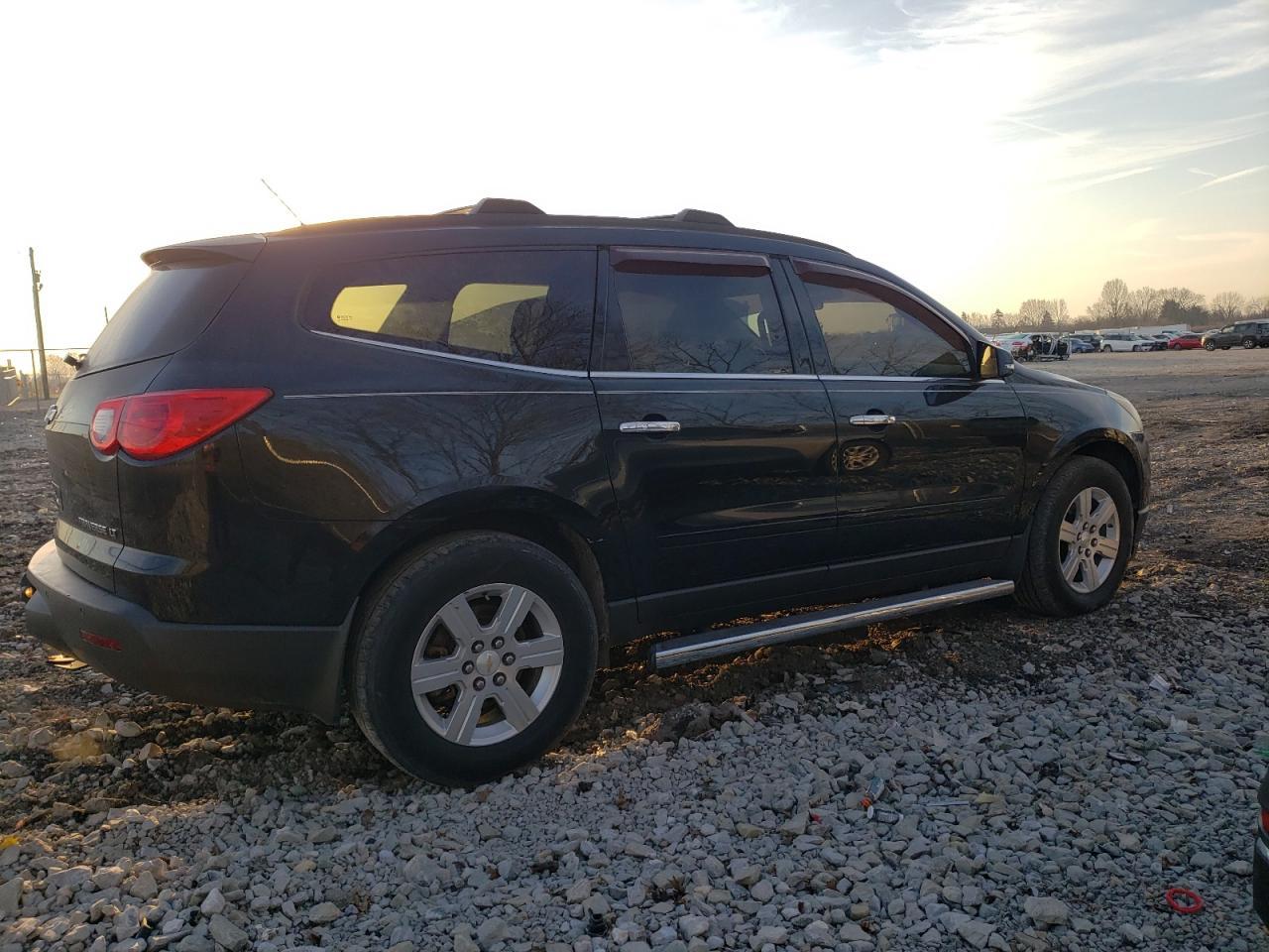 2011 CHEVROLET TRAVERSE L - Фото 3
