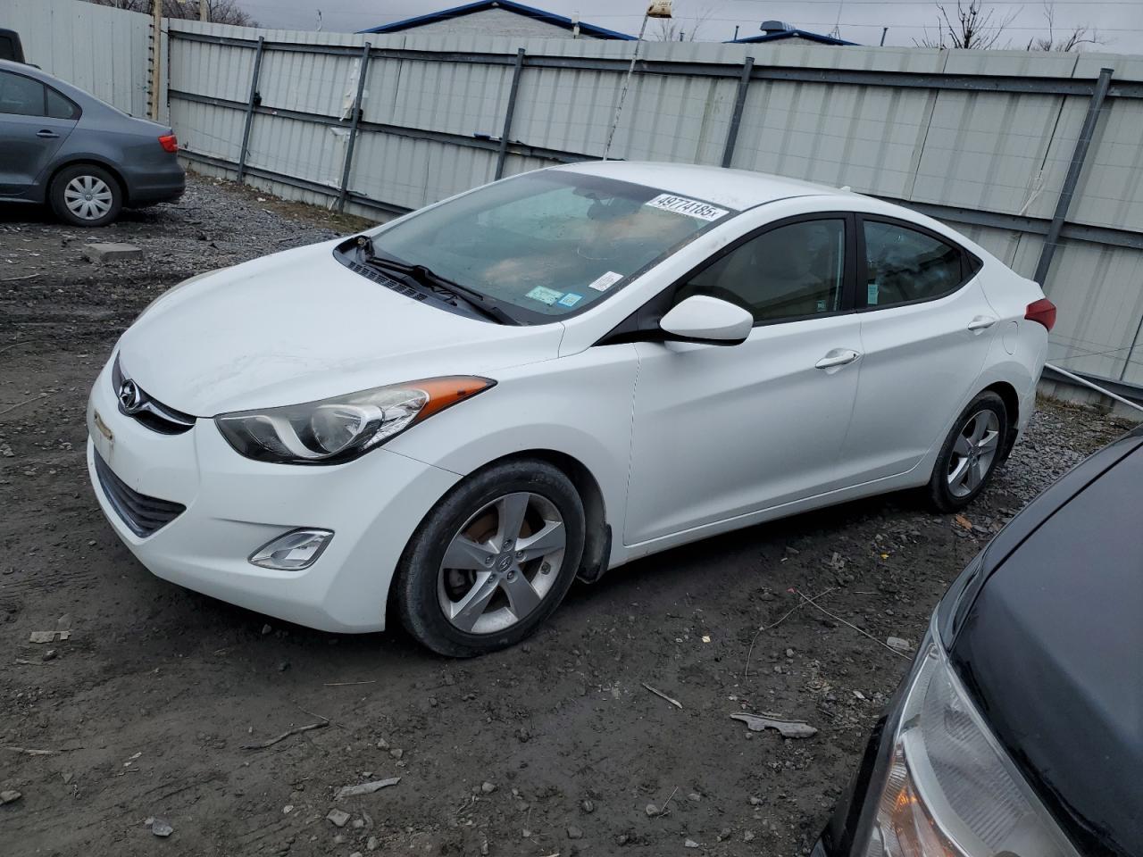 2013 HYUNDAI ELANTRA GL