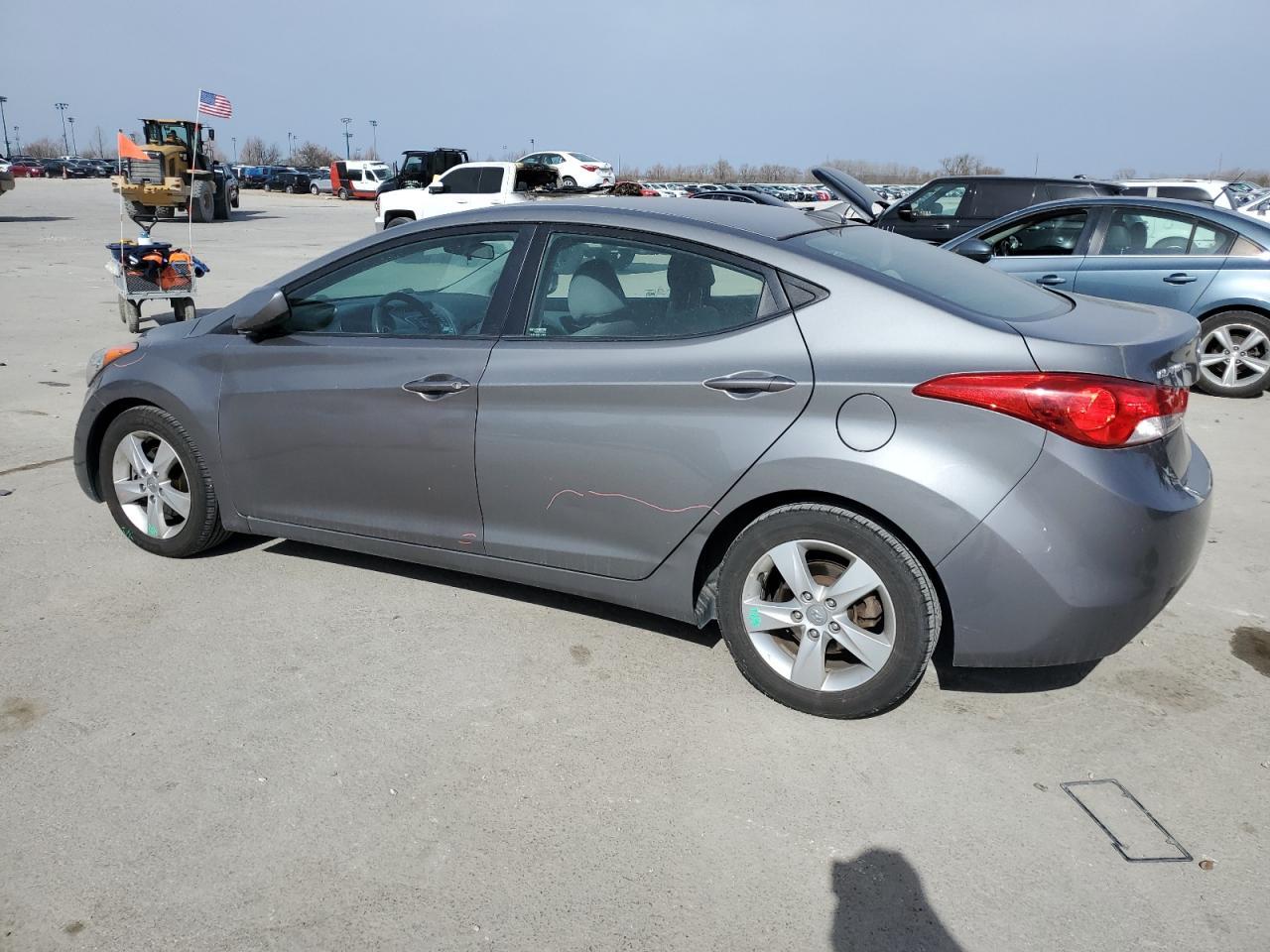 2013 HYUNDAI ELANTRA GL - Image 2