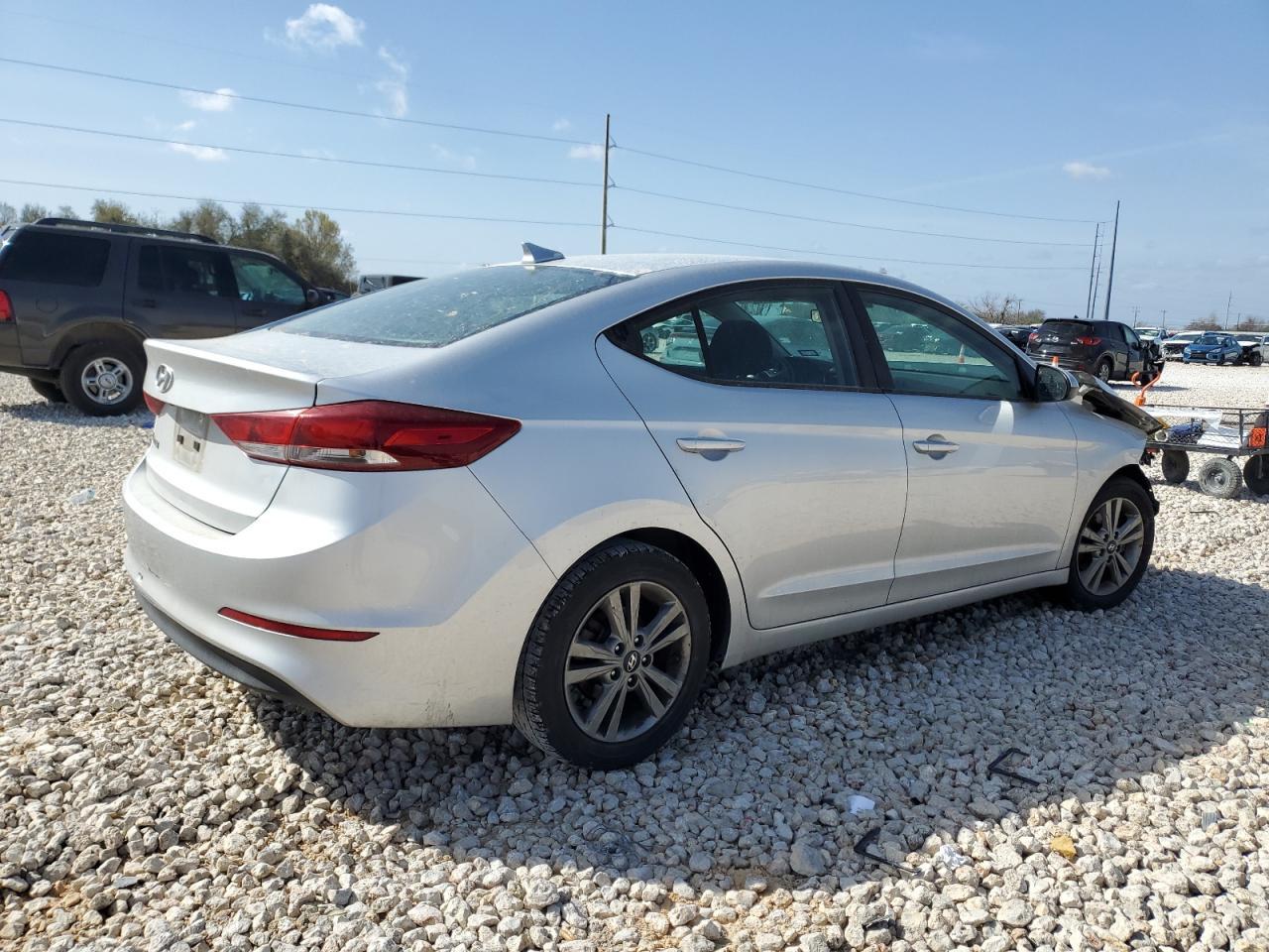 2018 HYUNDAI ELANTRA SE - Image 3