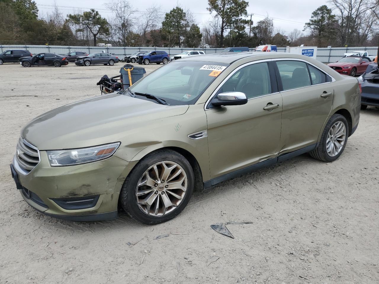 2013 FORD TAURUS LIM