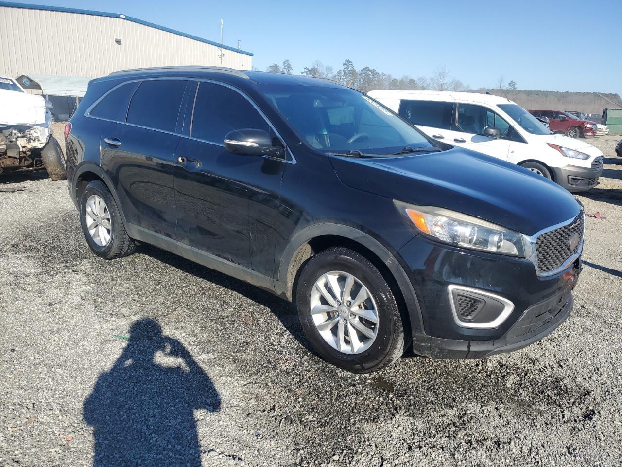 2016 KIA SORENTO LX - Image 4